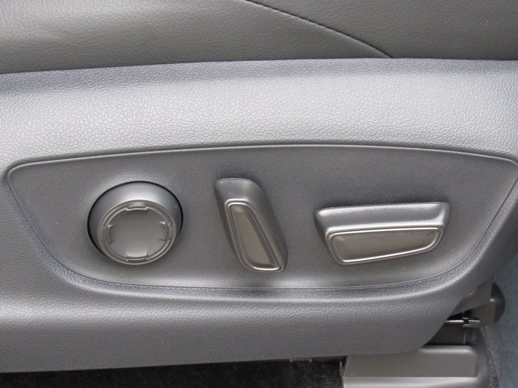 Vehicle image 25 of 41