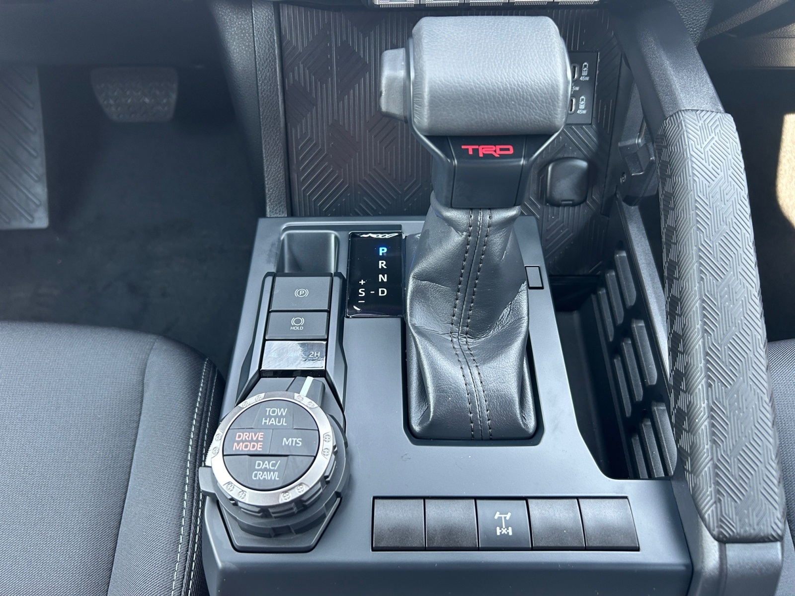 Vehicle image 11 of 24