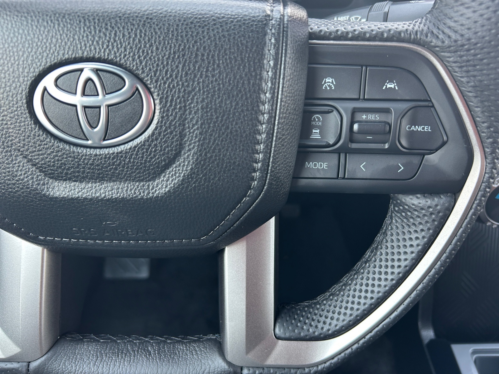 Vehicle image 21 of 24