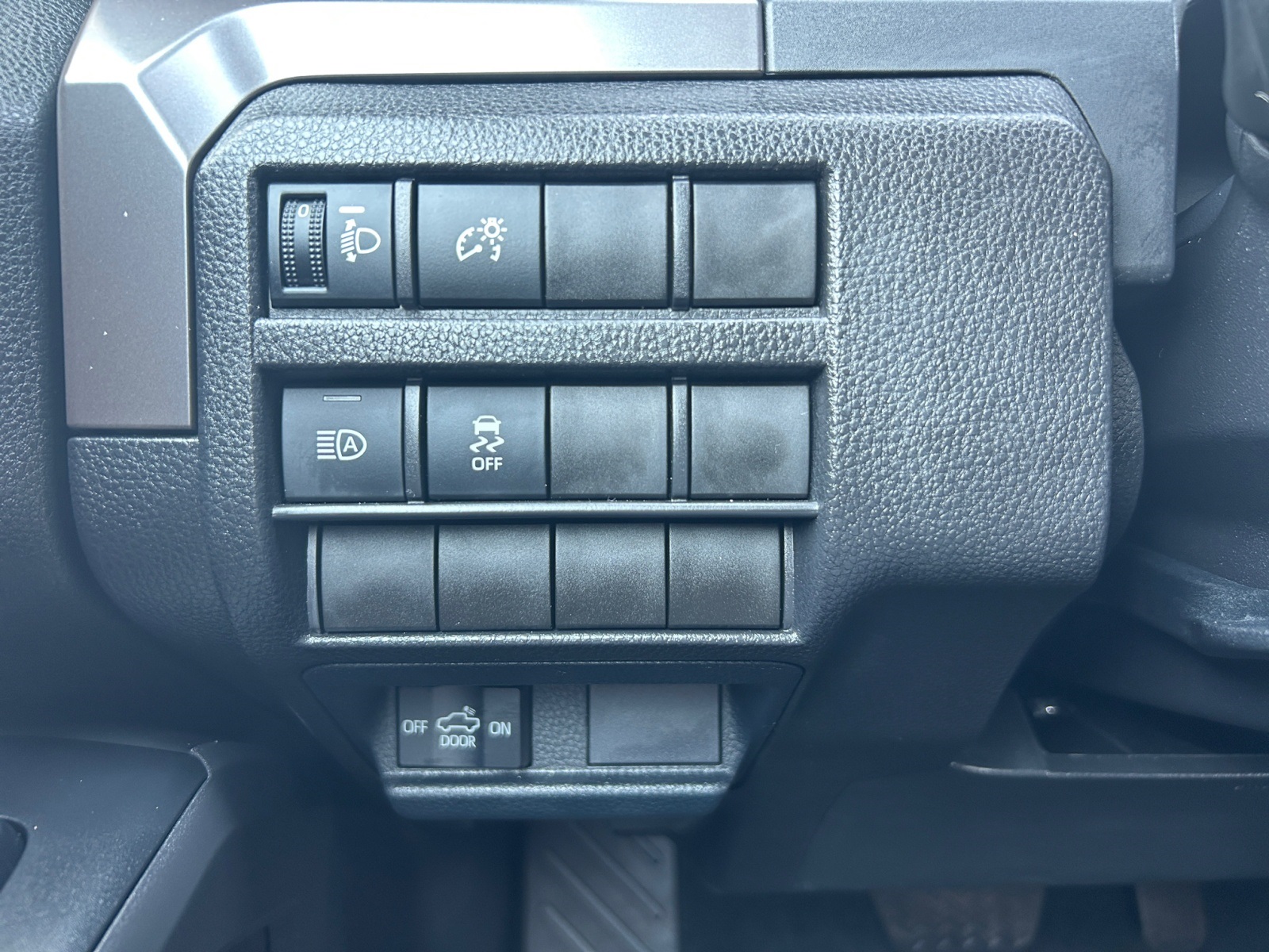 Vehicle image 23 of 24