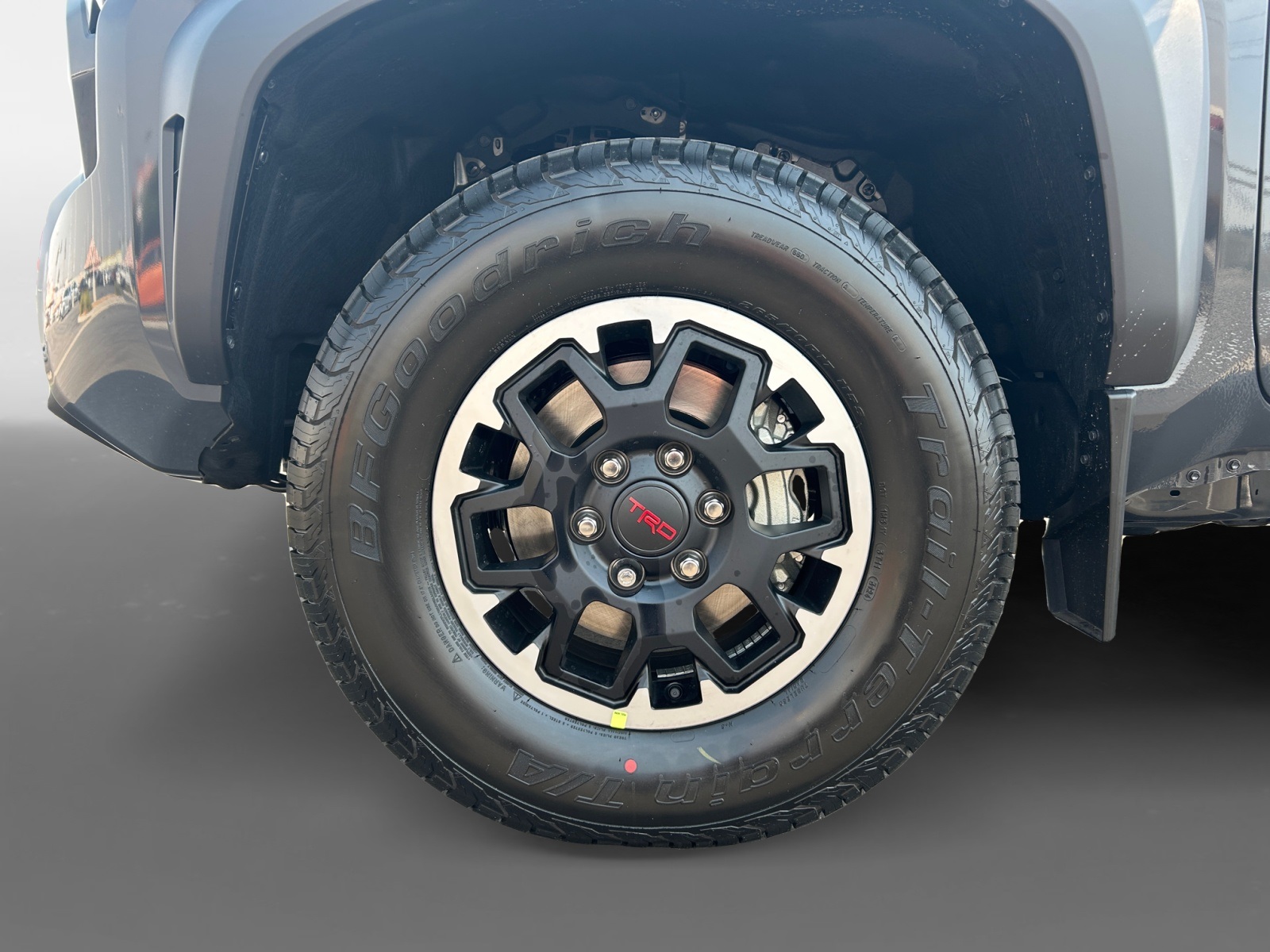 Vehicle image 14 of 24