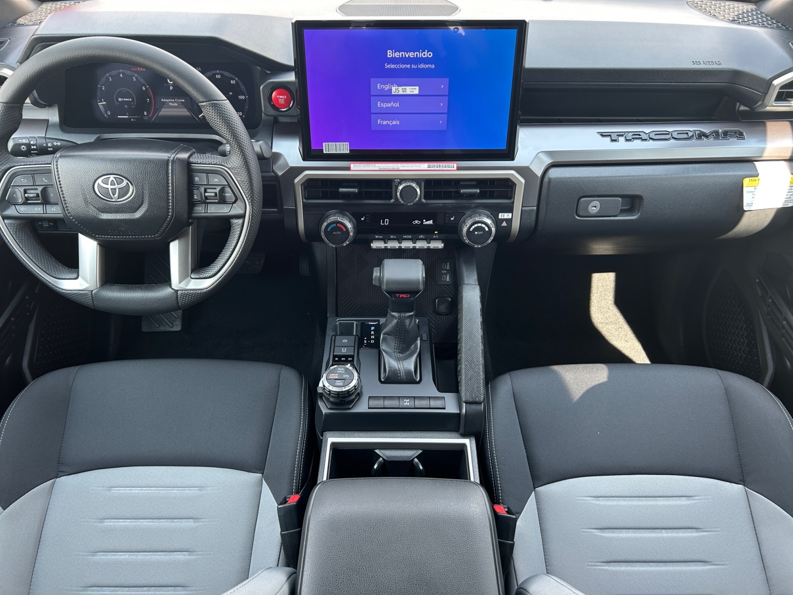 Vehicle image 10 of 24