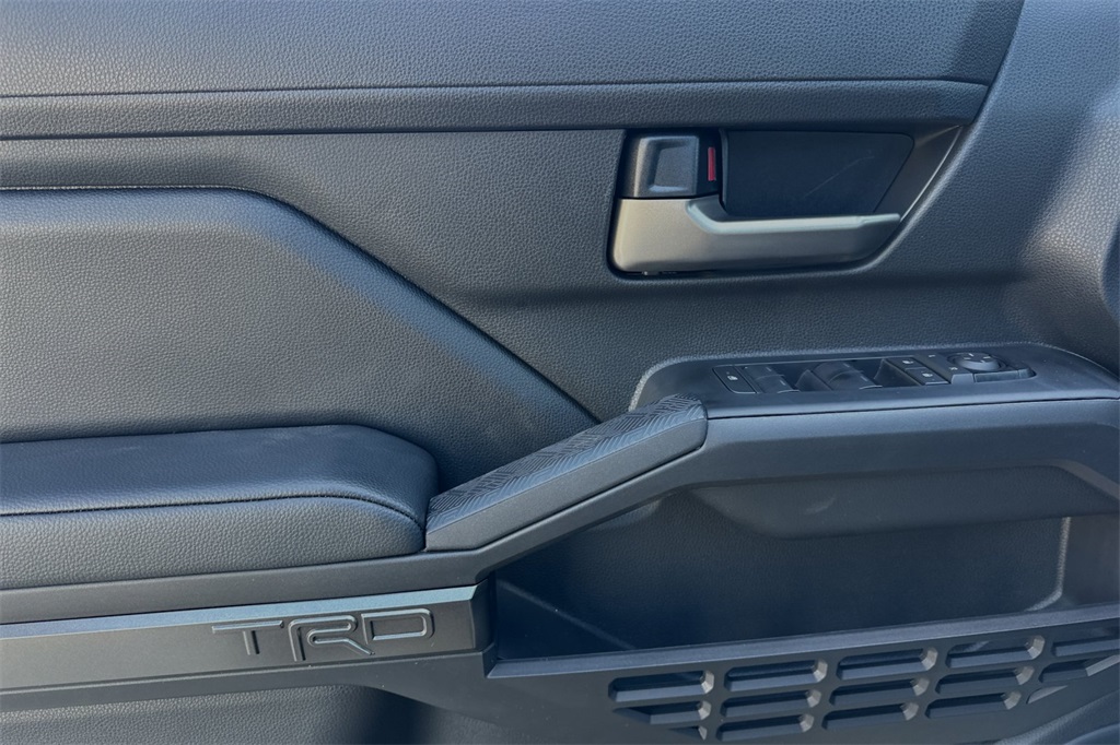 Vehicle image 8 of 22