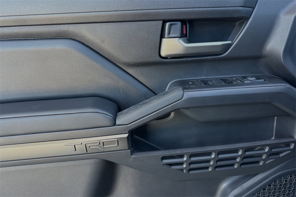 Vehicle image 8 of 22