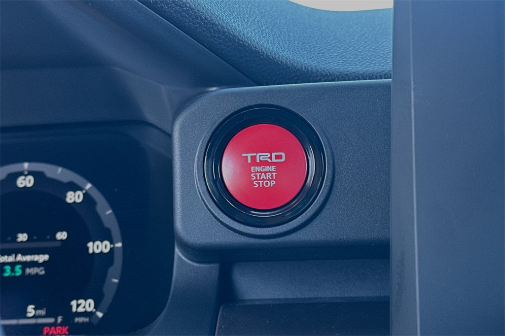 Vehicle image 18 of 22