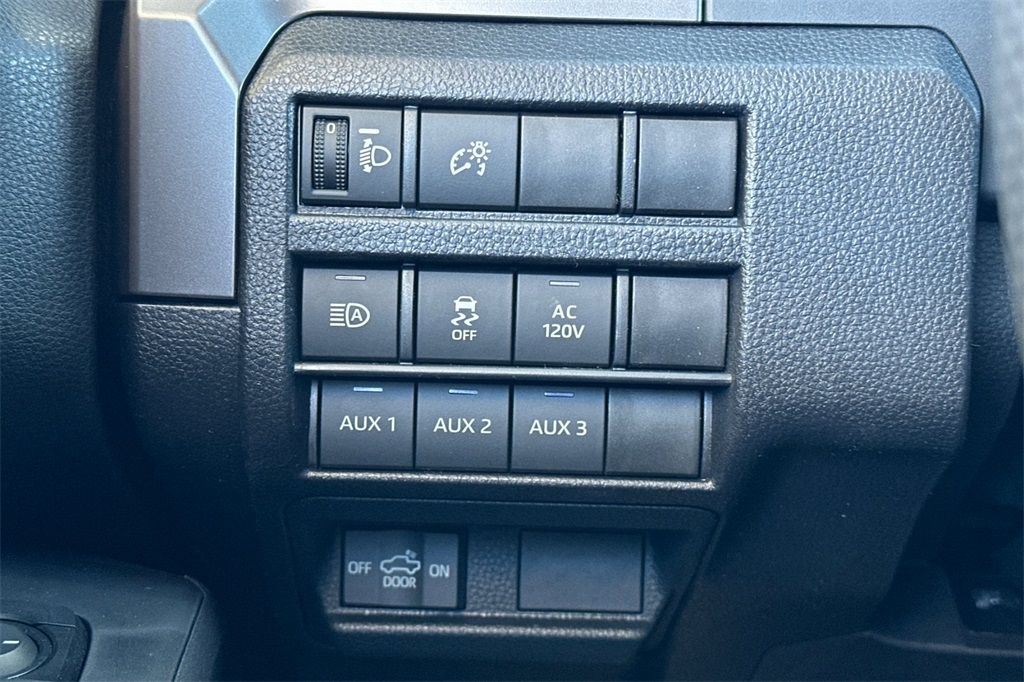 Vehicle image 21 of 22