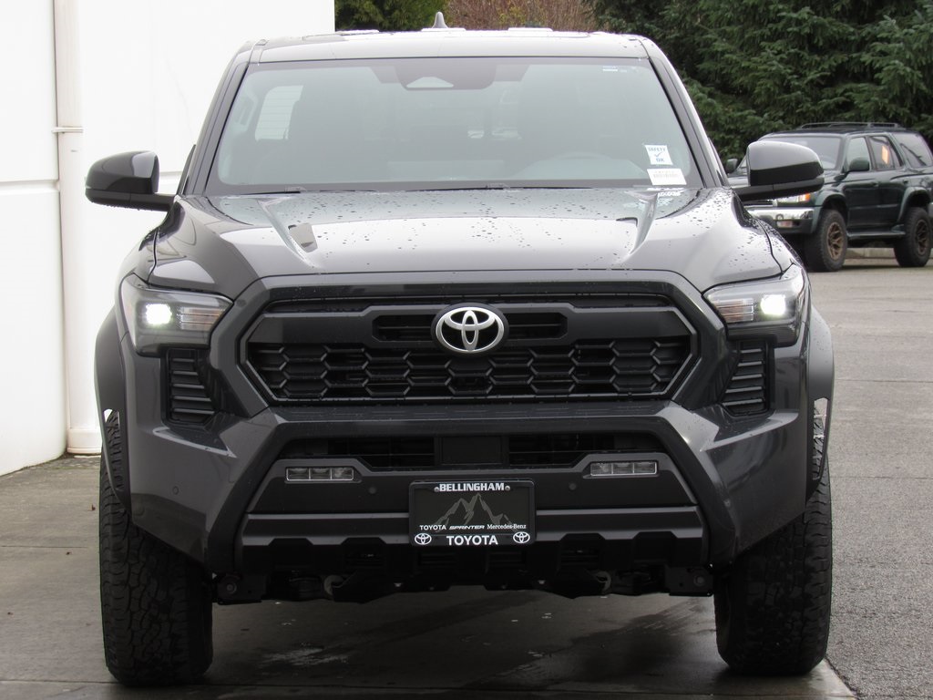 Vehicle image 3 of 40