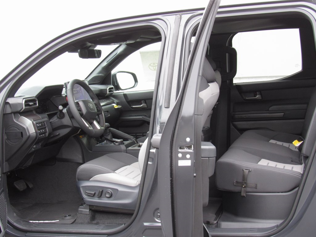 Vehicle image 17 of 40