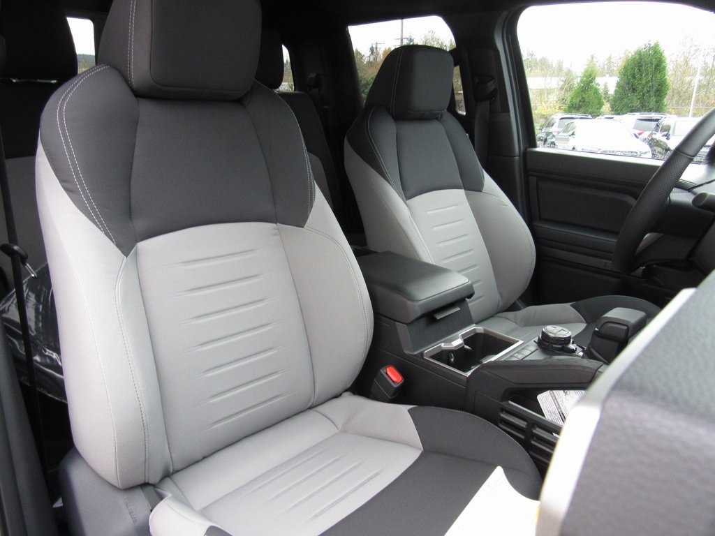 Vehicle image 23 of 40