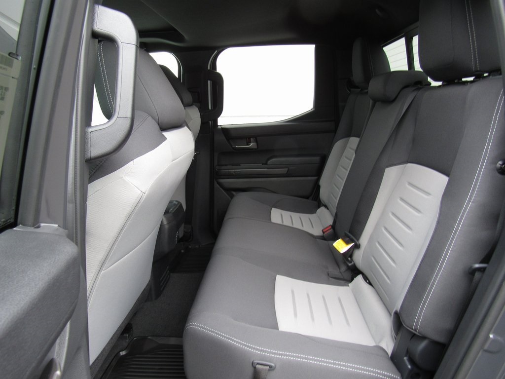 Vehicle image 19 of 40