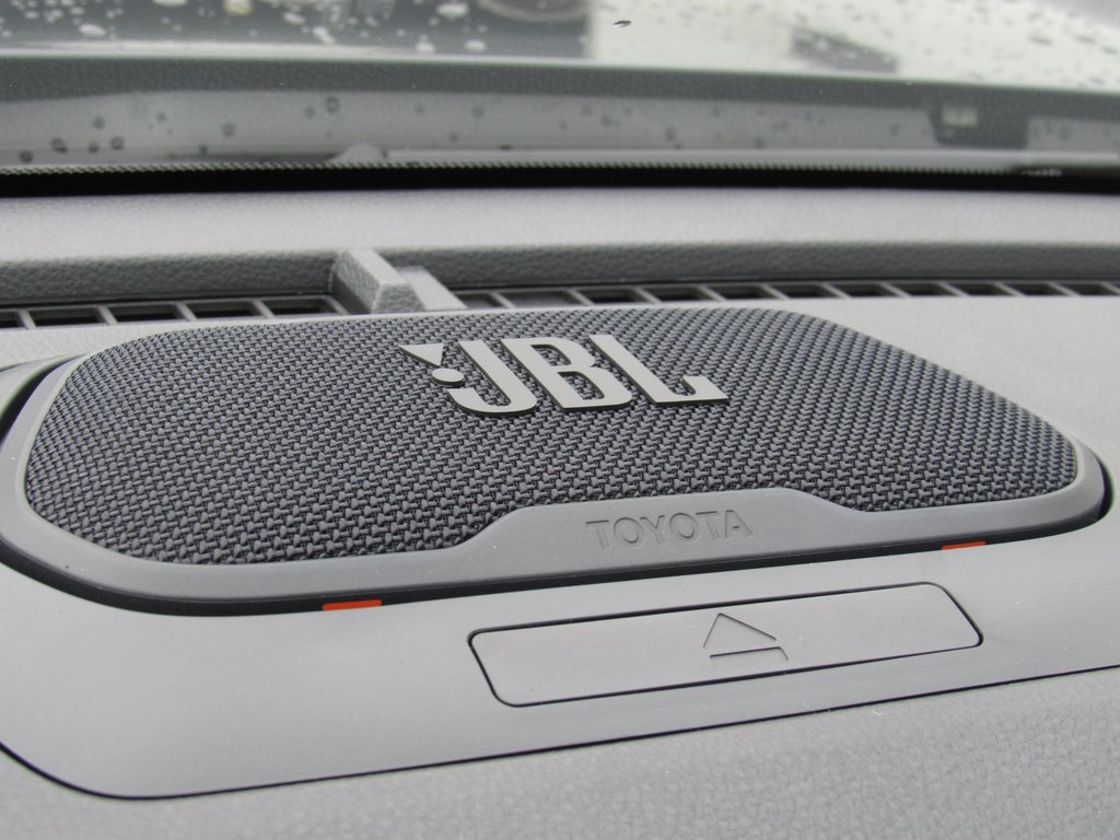 Vehicle image 37 of 40