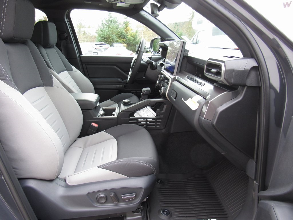 Vehicle image 22 of 40