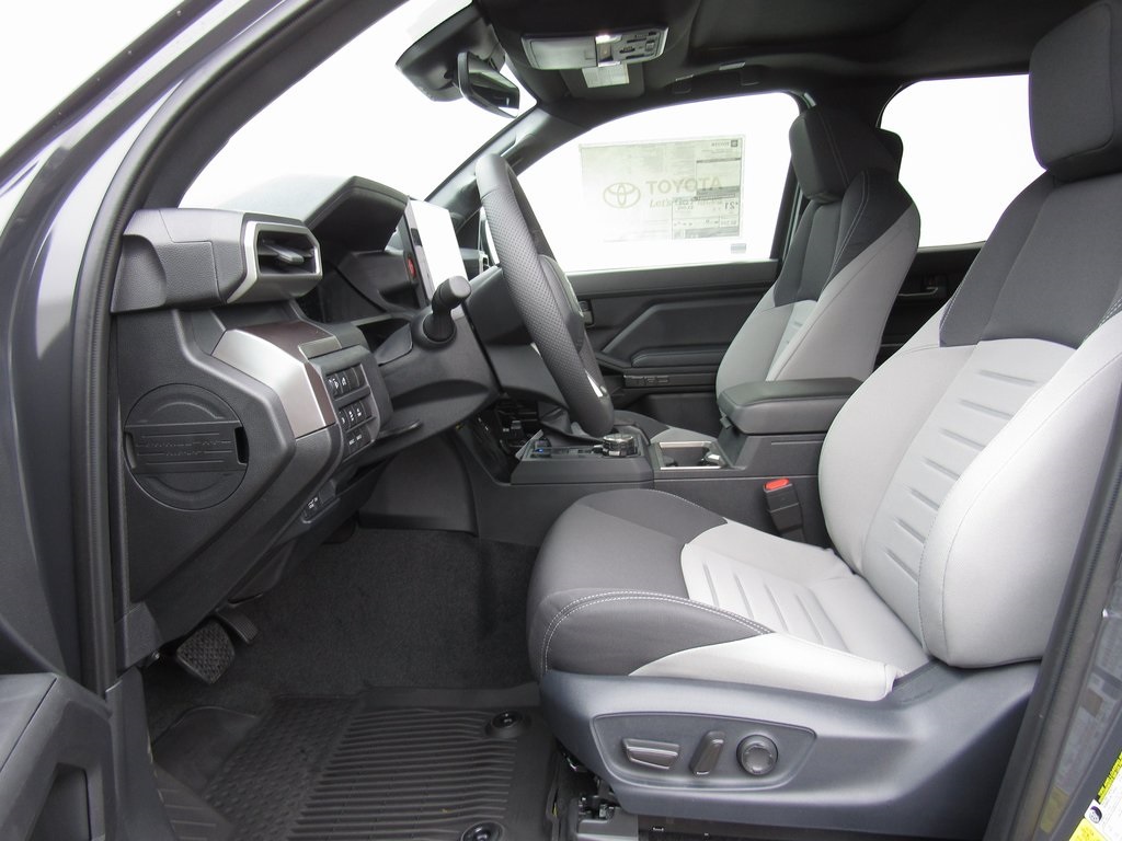 Vehicle image 14 of 40