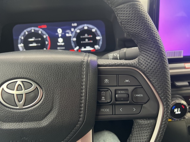 Vehicle image 14 of 19