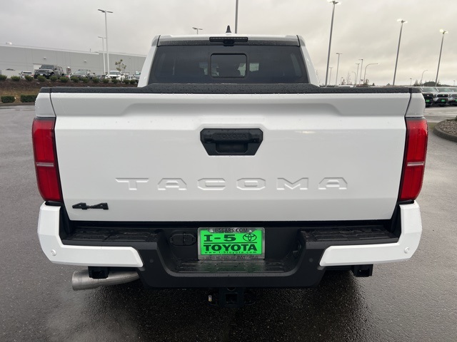 Vehicle image 4 of 19