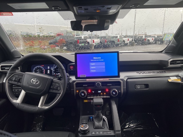 Vehicle image 17 of 19