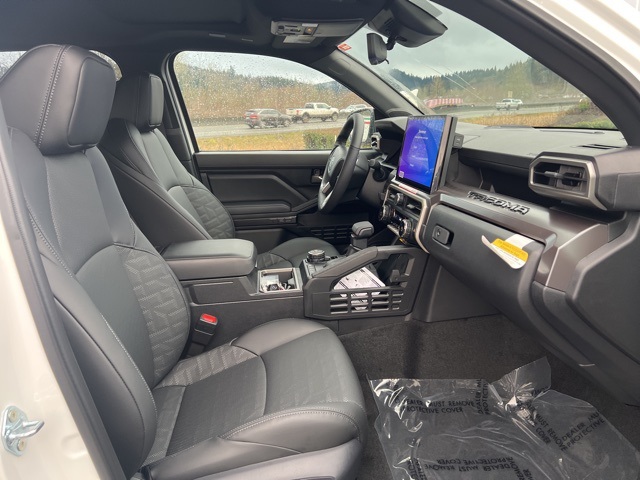 Vehicle image 7 of 19