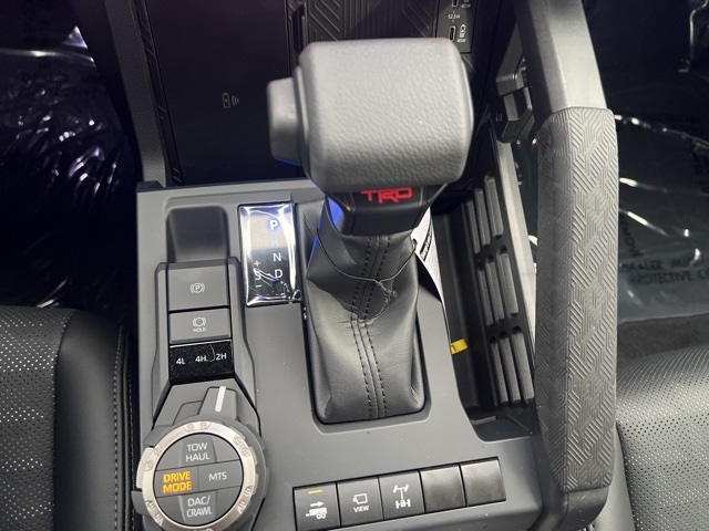 Vehicle image 15 of 19