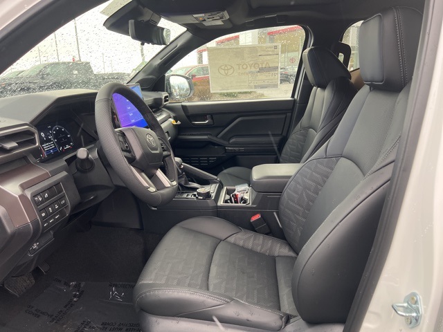 Vehicle image 10 of 19