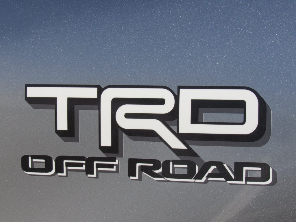 Vehicle image 10 of 40