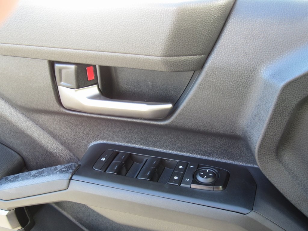 Vehicle image 39 of 40