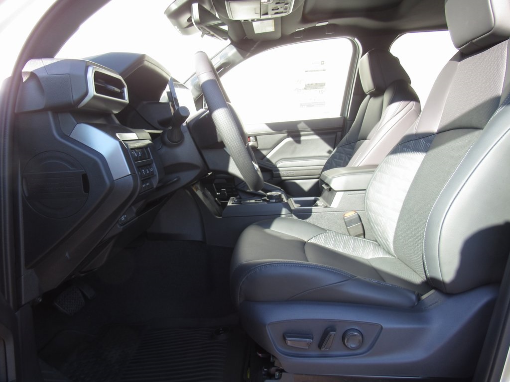 Vehicle image 13 of 40