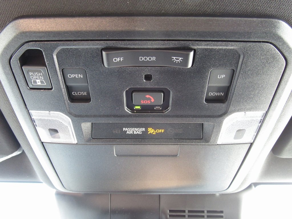 Vehicle image 28 of 40
