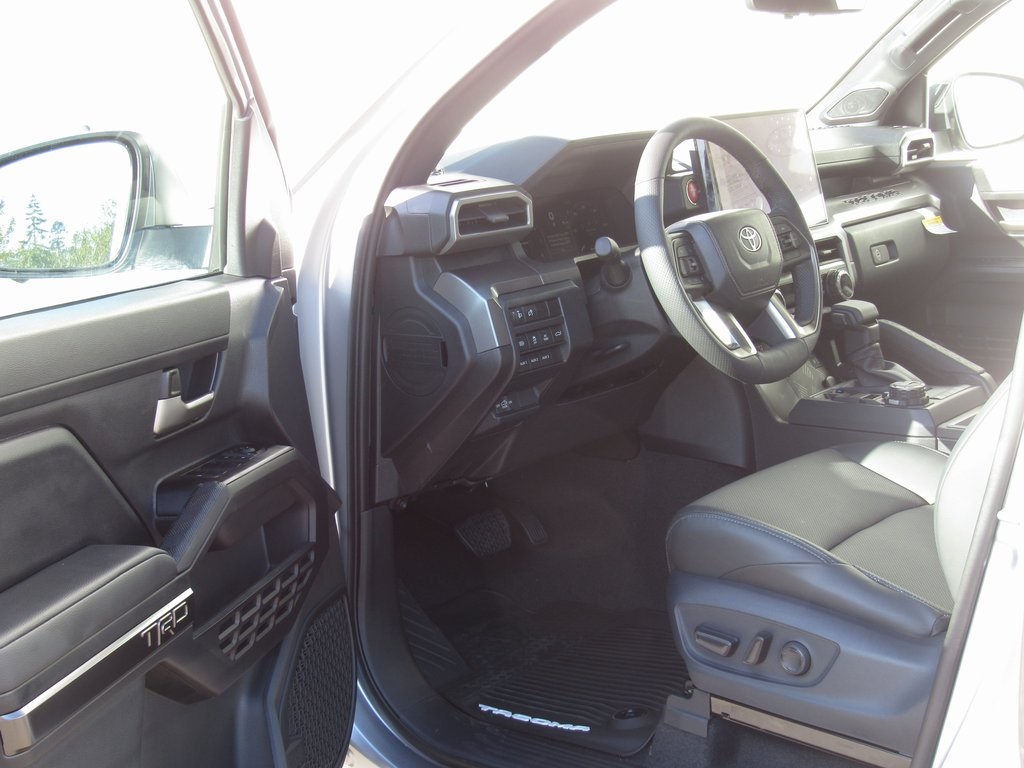 Vehicle image 12 of 40