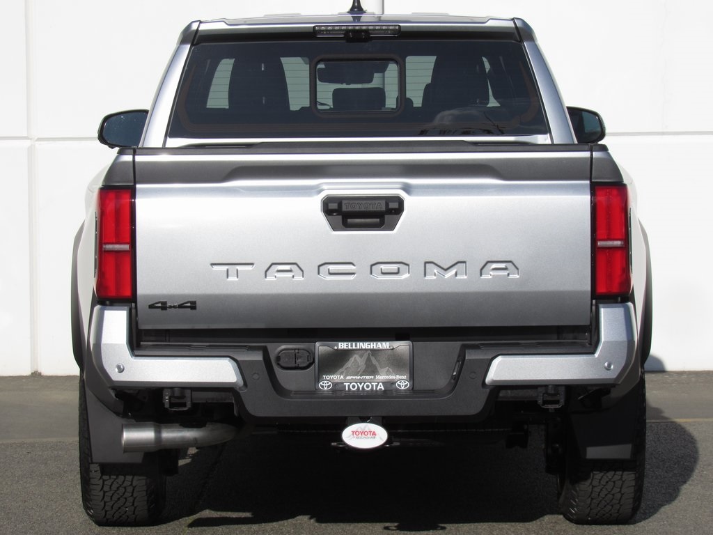 Vehicle image 6 of 40