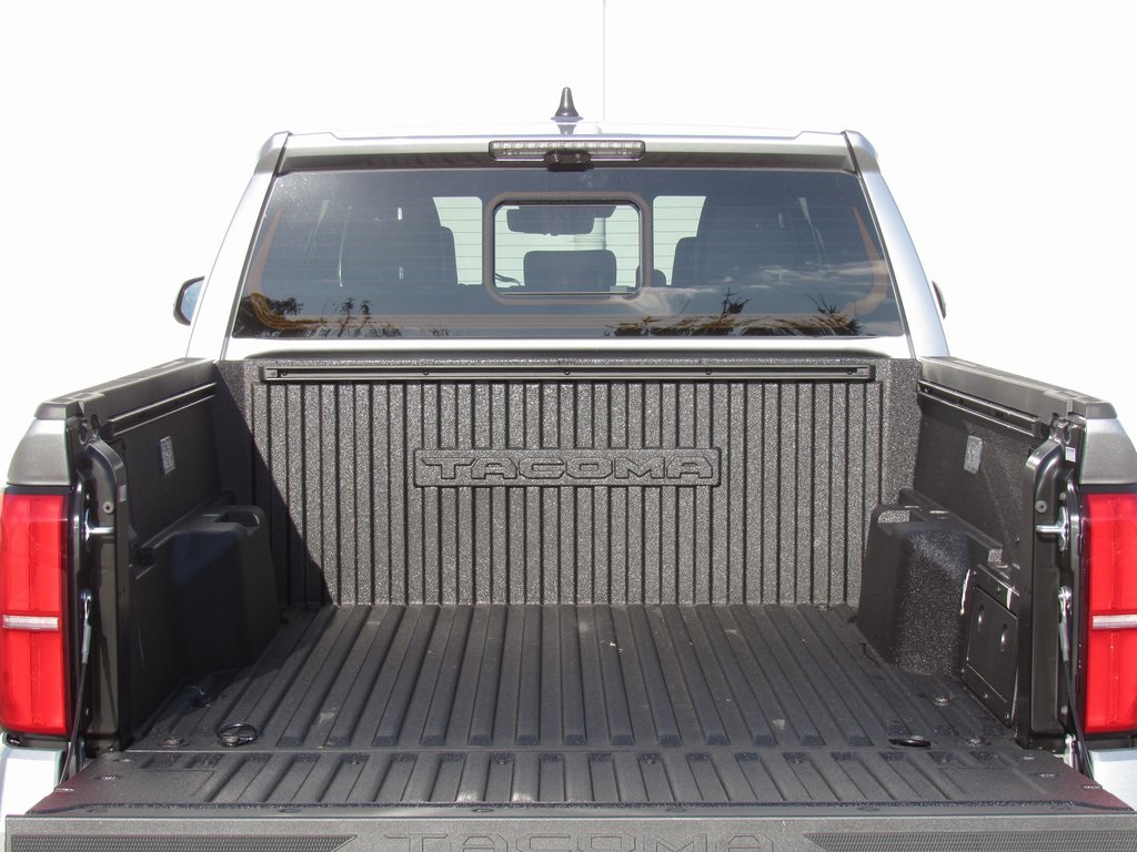 Vehicle image 7 of 40
