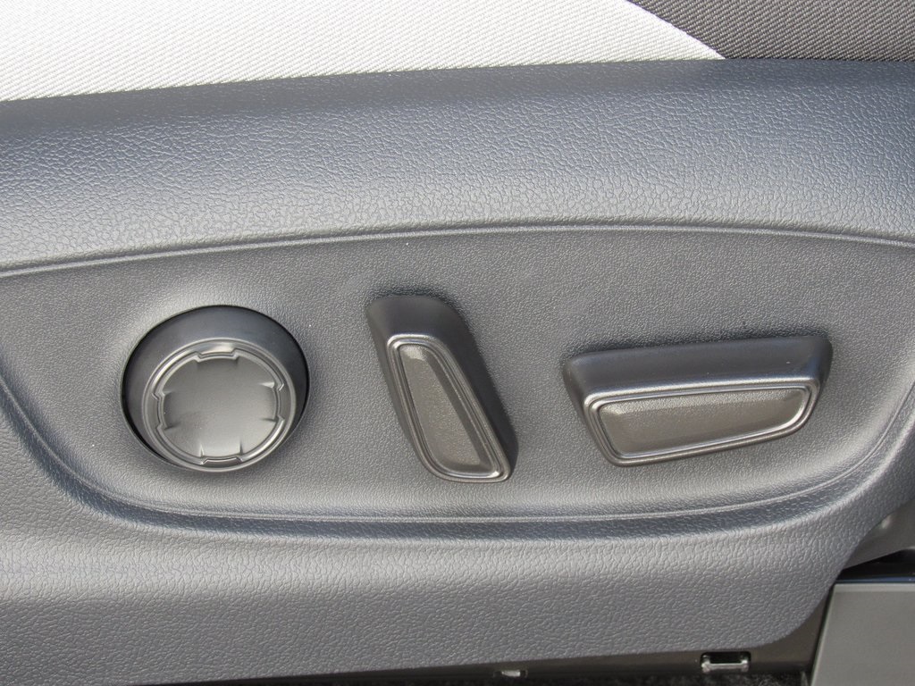 Vehicle image 24 of 40
