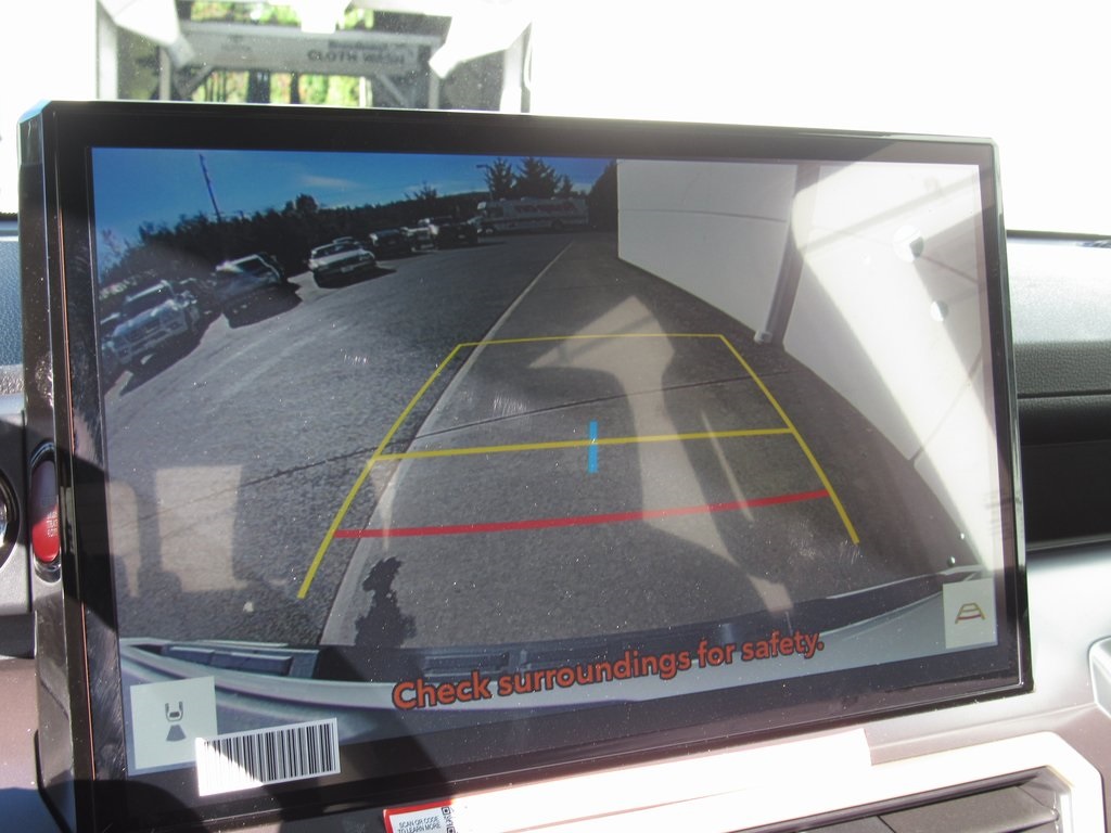 Vehicle image 36 of 40