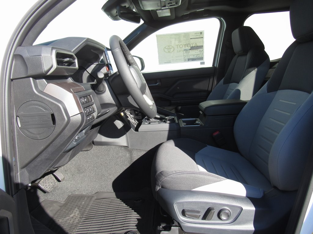 Vehicle image 14 of 40