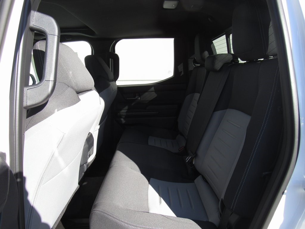 Vehicle image 19 of 40
