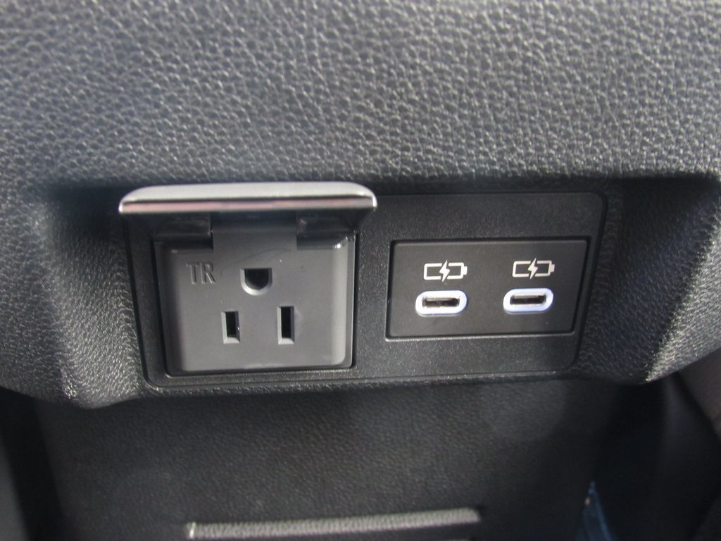 Vehicle image 35 of 40