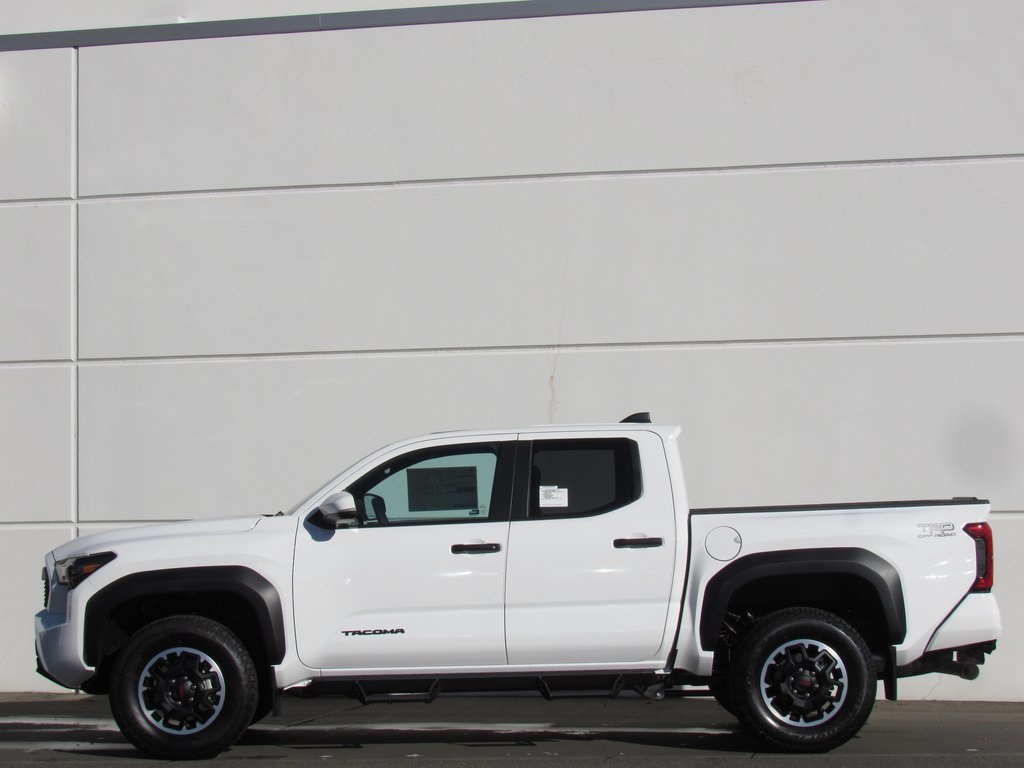 Vehicle image 4 of 40