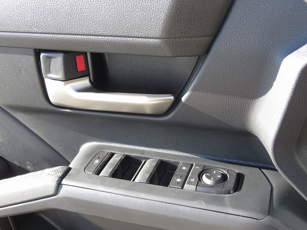 Vehicle image 39 of 40