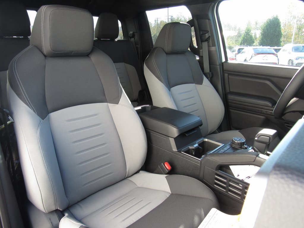 Vehicle image 23 of 40