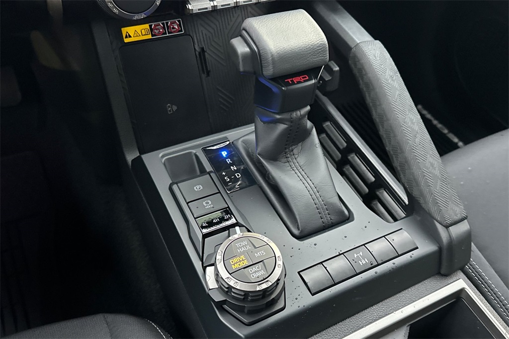 Vehicle image 17 of 22
