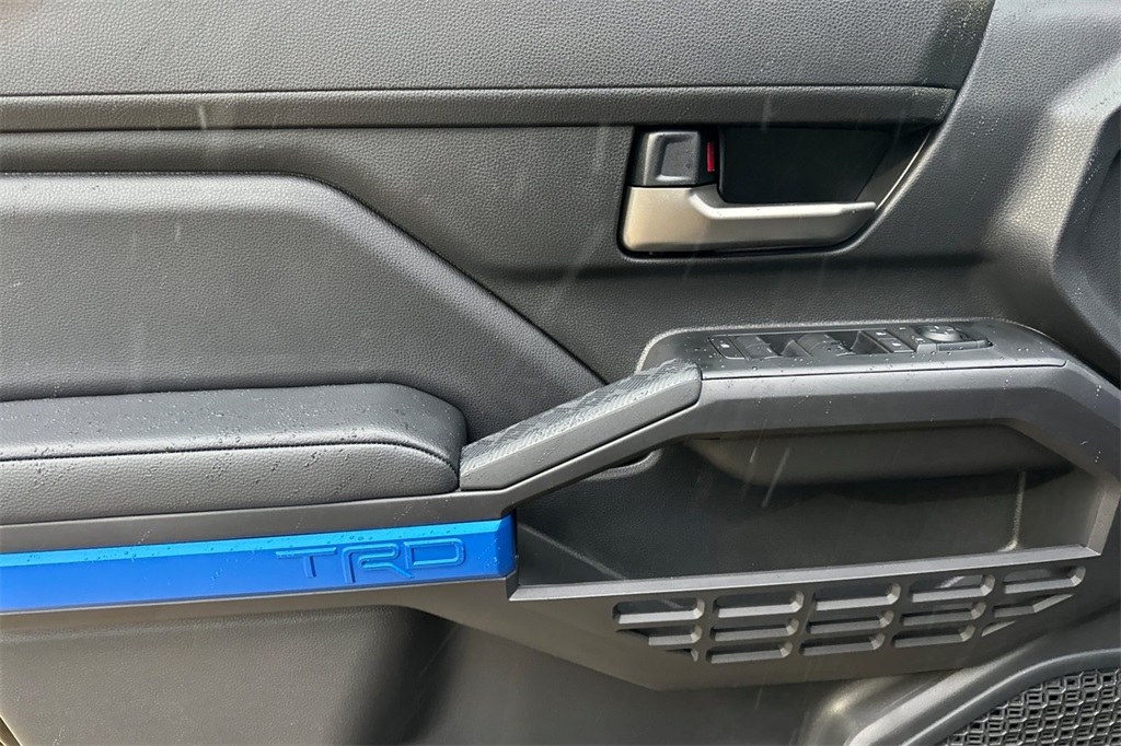 Vehicle image 8 of 22