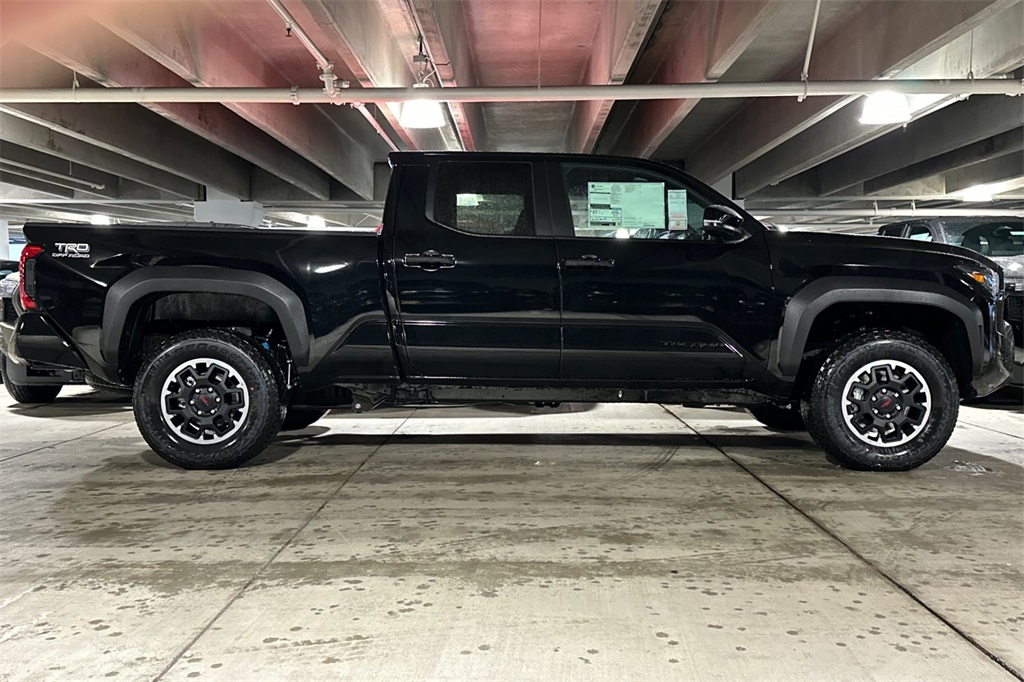 Vehicle image 4 of 22