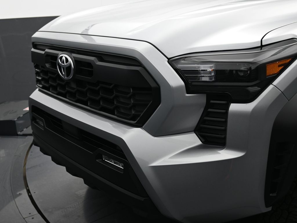 Vehicle image 29 of 32