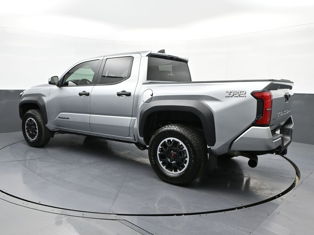 Vehicle image 23 of 32