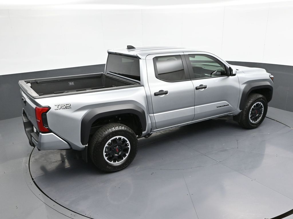 Vehicle image 15 of 32