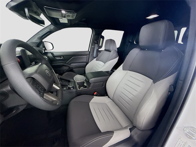 Vehicle image 21 of 40