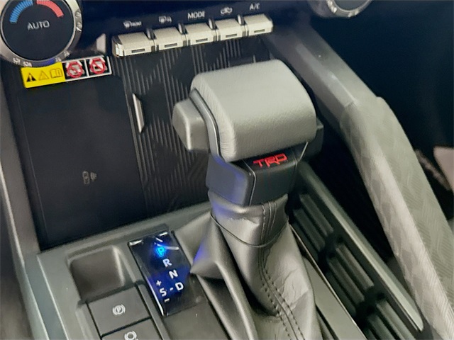 Vehicle image 16 of 40