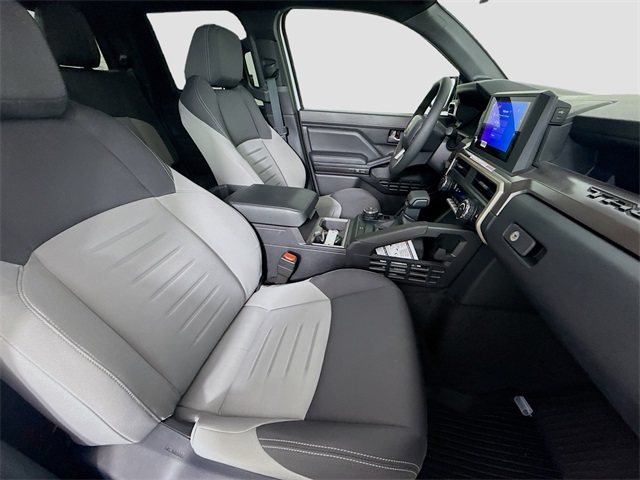 Vehicle image 27 of 40