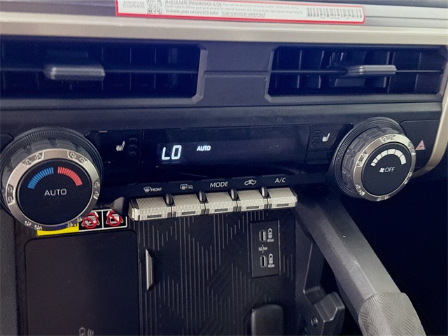 Vehicle image 15 of 40