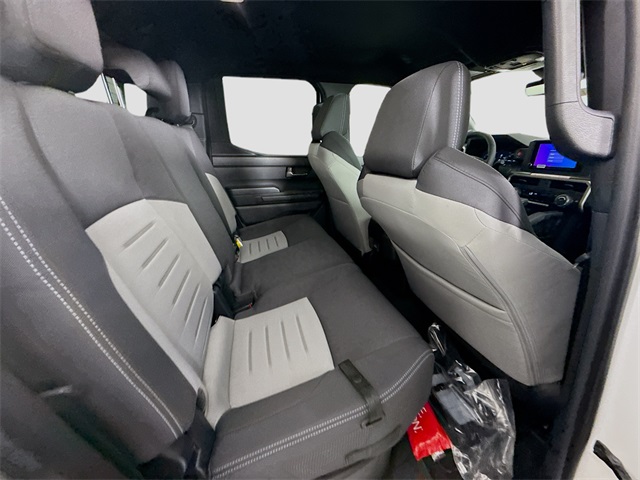 Vehicle image 26 of 40