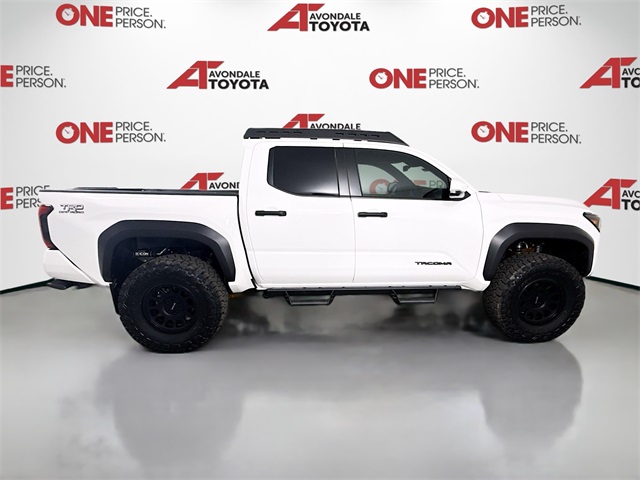 Vehicle image 4 of 40